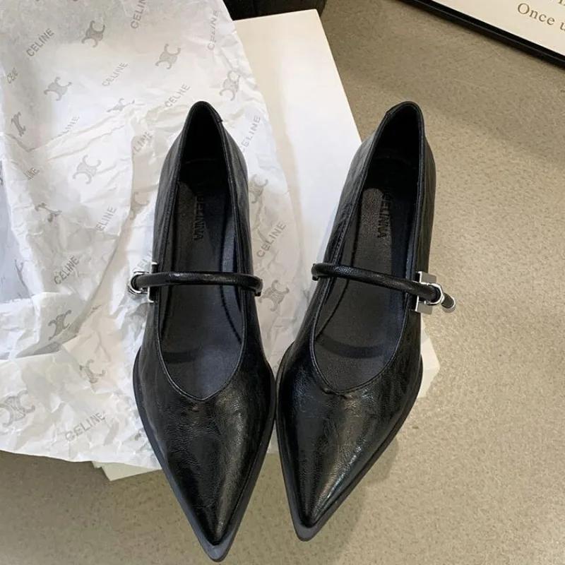 Модные женские лоферы с острым носком, черные, коричневые, белые, с пряжкой-ремнем, повседневные туфли-мюли, неглубокие слипоны, на низком плоском каблуке, вечерние туфли-лодочки, размер 40 34 чёрный
Модные женские лоферы с острым носком, черные, коричневые, белые, с пряжкой-ремнем, повседневные туфли-мюли, неглубокие слипоны, на низком плоском каблуке, вечерние туфли-лодочки, размер 40 34 чёрный