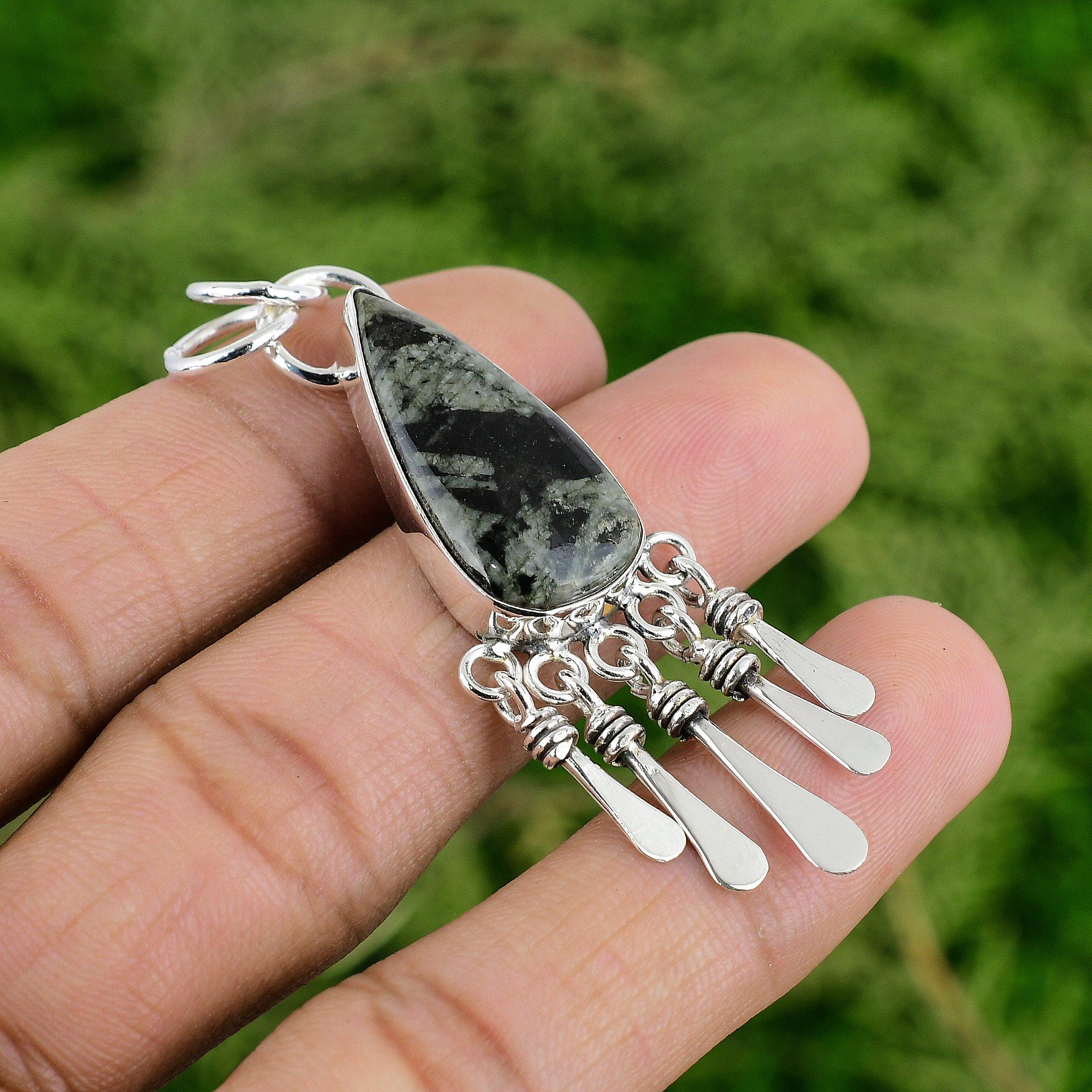 Green Rice Jasper Gemstone Daughter Bezel Art Deco Birthday Pendant 925 Silver
Green Rice Jasper Gemstone Daughter Bezel Art Deco Birthday Pendant 925 Silver