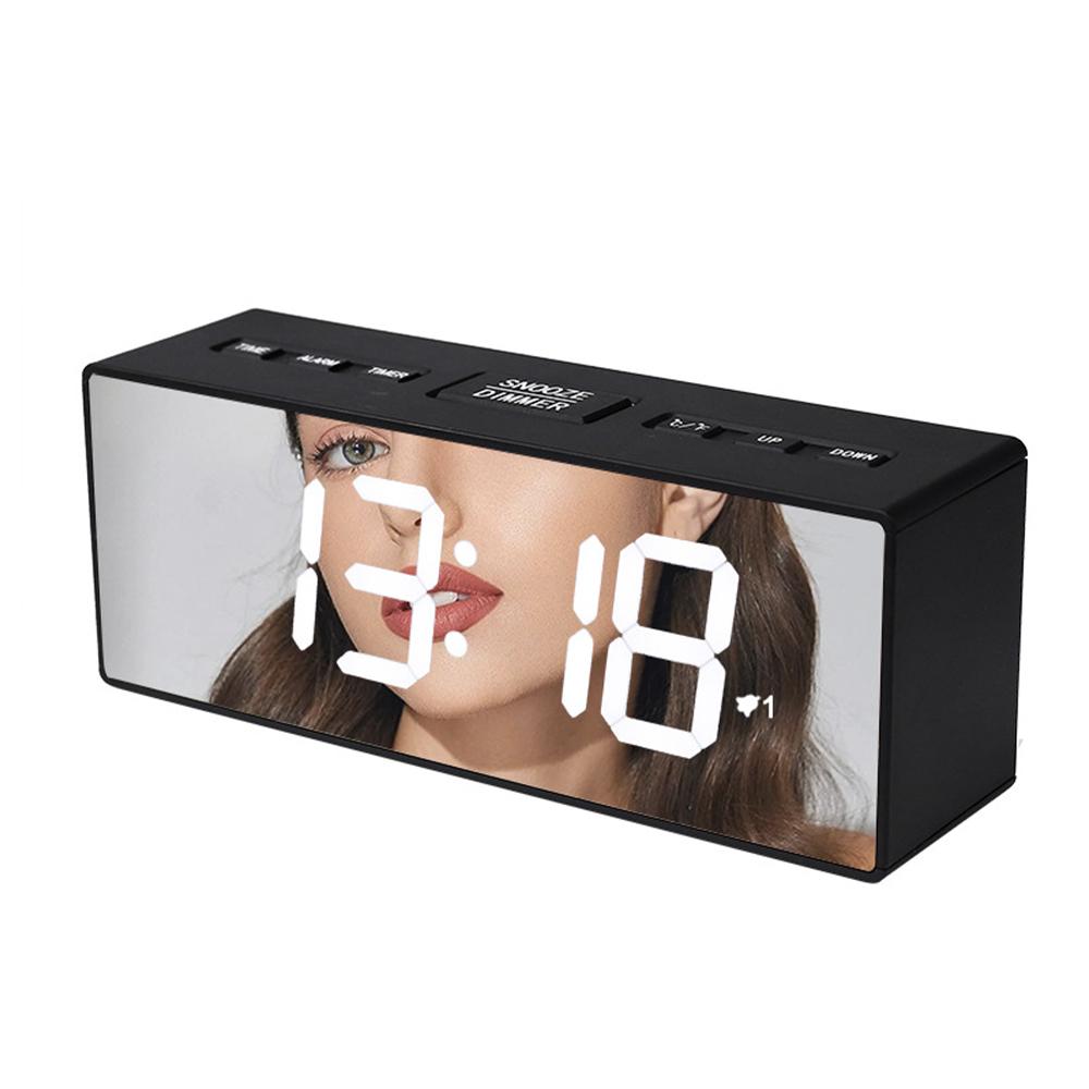 Wireless Bluetooth Speaker with FM Small Mini Alarm Clock Portable Cannon Mini Voice Broadcast the Card Instert Vehicular Audio чорний
Wireless Bluetooth Speaker with FM Small Mini Alarm Clock Portable Cannon Mini Voice Broadcast the Card Instert Vehicular Audio чорний