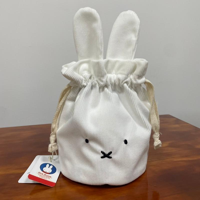 Вельветовый кролик Miffy Drawstring Bundle pouch Kawaii lovely travel Portable Cosmetic Storage Washing Opaling Money bag package белый
Вельветовый кролик Miffy Drawstring Bundle pouch Kawaii lovely travel Portable Cosmetic Storage Washing Opaling Money bag package белый