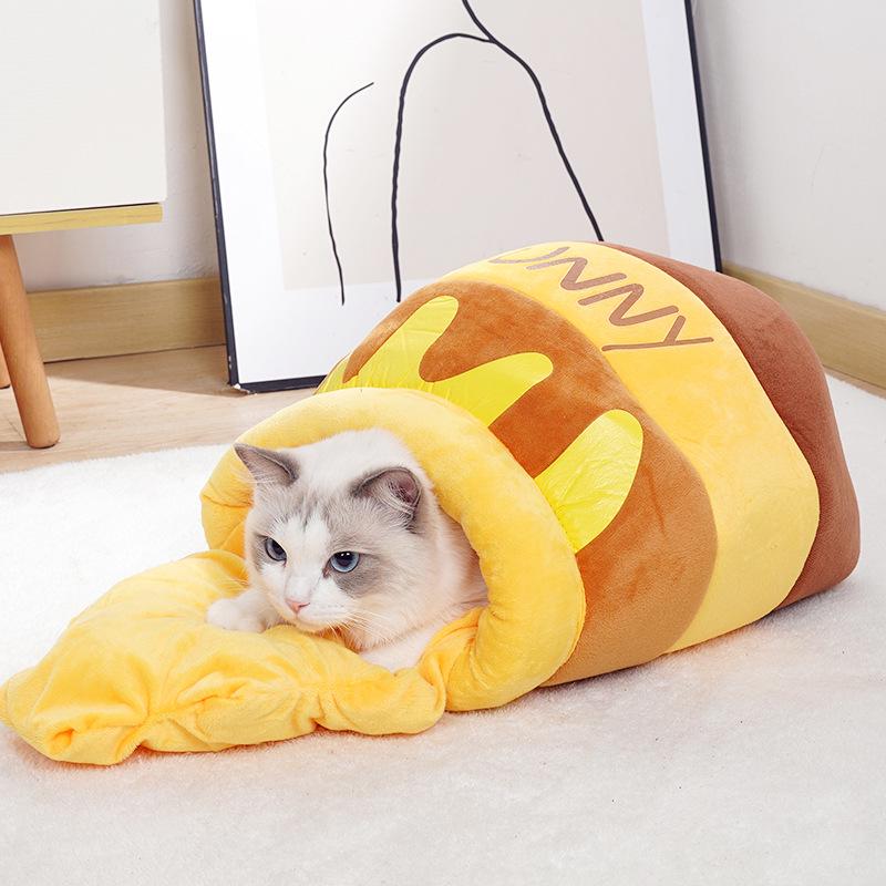 Tetora Pet Nest: Semi-Enclosed Autumn/Winter Bed for Cats & Dogs Up to 4kg (42*42*27cm)
Tetora Pet Nest: Semi-Enclosed Autumn/Winter Bed for Cats & Dogs Up to 4kg (42*42*27cm)