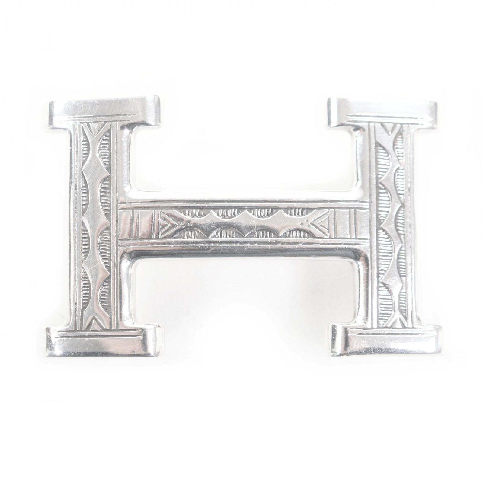 Great HERMES belt H Toareg Hand-carved sculpture design Silver SV925 Used
Great HERMES belt H Toareg Hand-carved sculpture design Silver SV925 Used