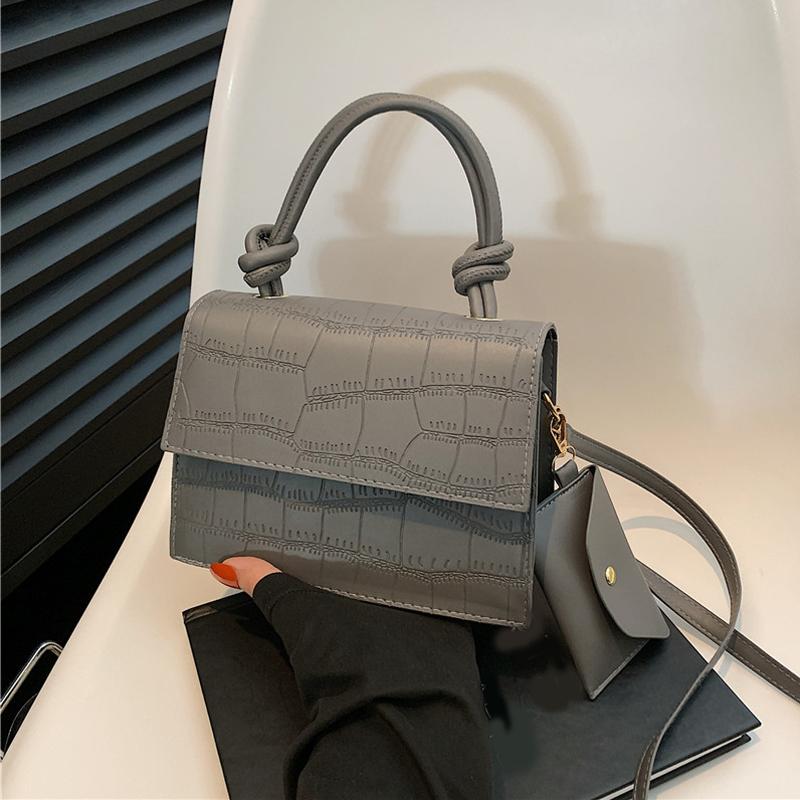 Модная сумка через плечо с крокодиловым узором, большая вместимость, сумка кроссбоди для женщин, универсальная сумочка, квадратная сумка-мессенджер с маленьким кошельком MIT 20x7x15cm серый
Модная сумка через плечо с крокодиловым узором, большая вместимость, сумка кроссбоди для женщин, универсальная сумочка, квадратная сумка-мессенджер с маленьким кошельком MIT 20x7x15cm серый