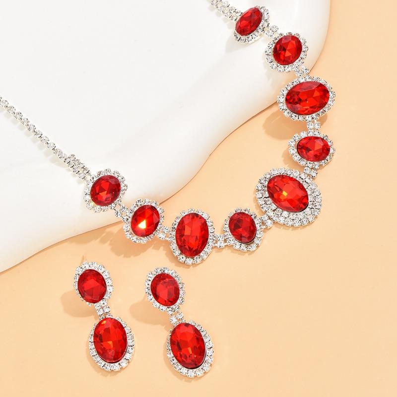 Meier Full diamond-encrusted white diamond-cut crystal jewelry set: bridal wedding accessories necklace and earrings
Meier Full diamond-encrusted white diamond-cut crystal jewelry set: bridal wedding accessories necklace and earrings