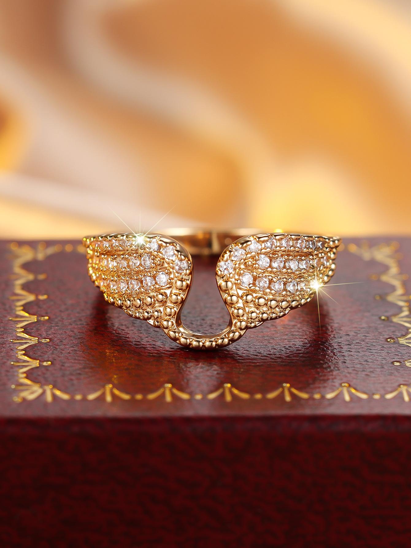 New hot-selling round white diamond wings unique design ring, women s hot-selling explosion No. 10
New hot-selling round white diamond wings unique design ring, women s hot-selling explosion No. 10
