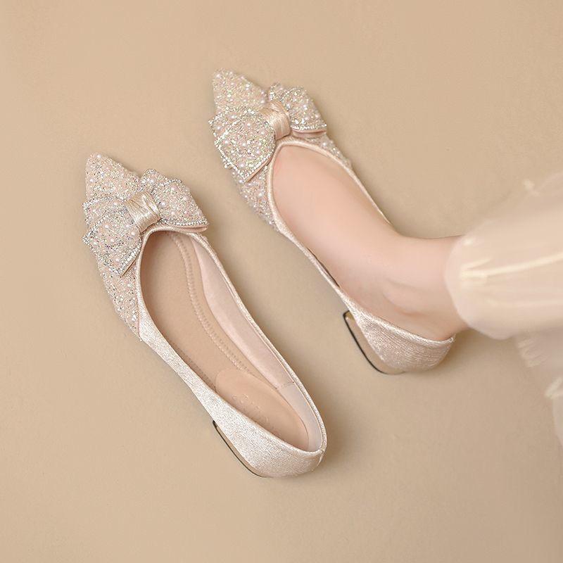 Soft Sole Single Shoes New Pearl Rhinestone Pointed Bow French Shallow Mouth Gentle Women s Shoes Thick Heel 40
Soft Sole Single Shoes New Pearl Rhinestone Pointed Bow French Shallow Mouth Gentle Women s Shoes Thick Heel 40