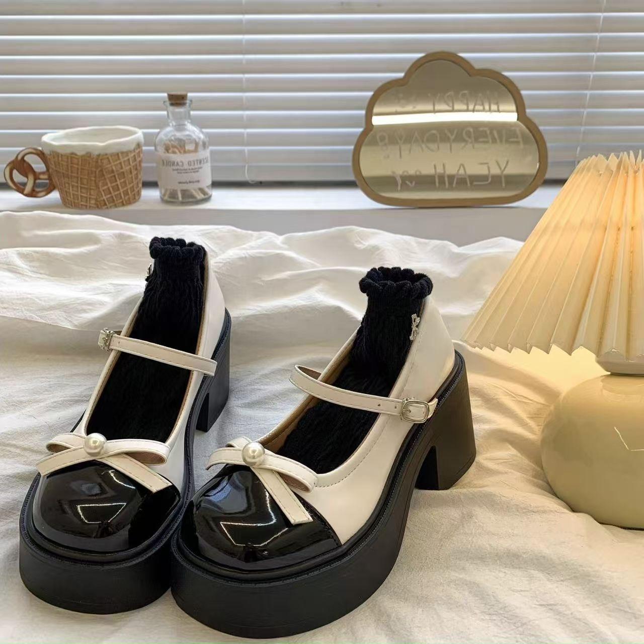 Xiaoxiangfeng French color matching bow thick high heel small leather shoes women s 2024 summer new Mary Jane shoes single shoe trend 35
Xiaoxiangfeng French color matching bow thick high heel small leather shoes women s 2024 summer new Mary Jane shoes single shoe trend 35