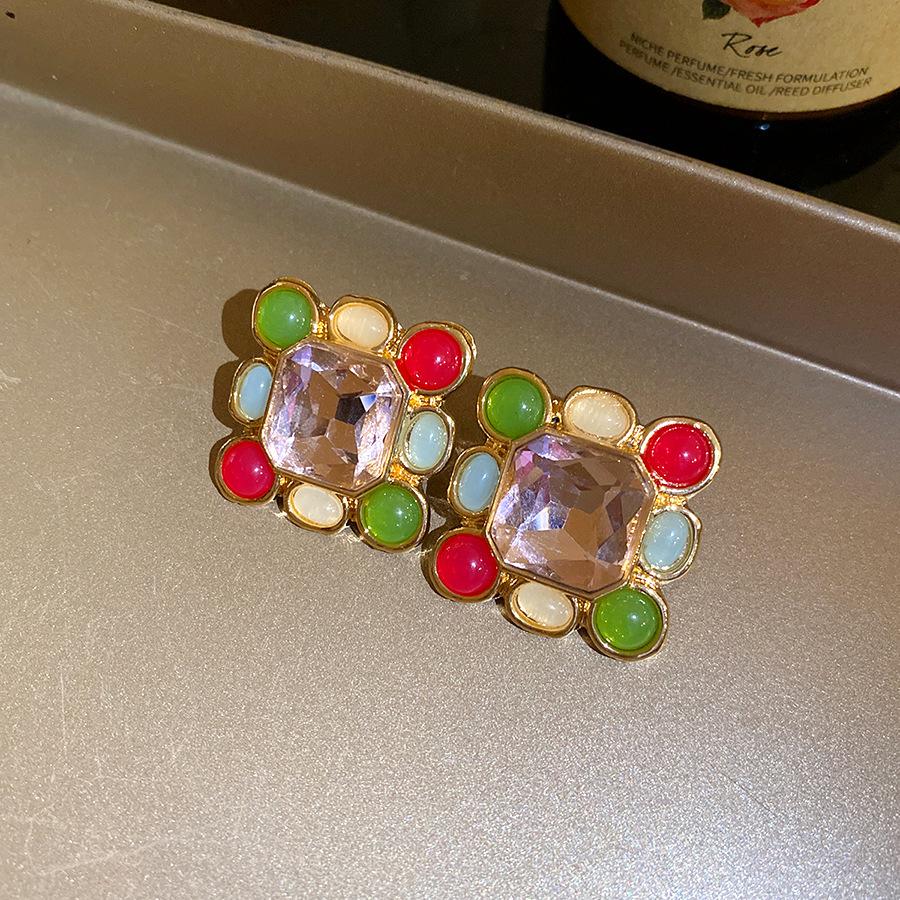 Medieval vintage jewelry with diamonds resin geometric splicing necklace bracelet stud earrings set French vintage accessories
Medieval vintage jewelry with diamonds resin geometric splicing necklace bracelet stud earrings set French vintage accessories