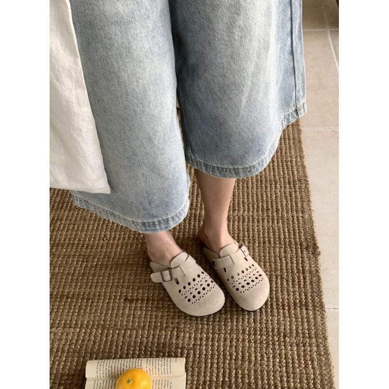 Genuine leather hollowed-out and breathable retro bag head slippers for women to wear outside summer with a soft bottom and ugly and cute 35 брудно-білий
Genuine leather hollowed-out and breathable retro bag head slippers for women to wear outside summer with a soft bottom and ugly and cute 35 брудно-білий