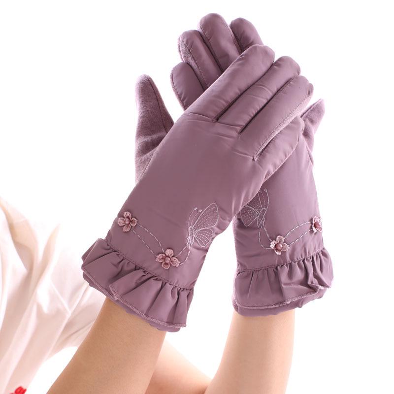 Autumn/Winter Women s Touchscreen Gloves: Thick, Velvet-Lined, Non-Slip, Korean Style, Cotton Versatile.
Autumn/Winter Women s Touchscreen Gloves: Thick, Velvet-Lined, Non-Slip, Korean Style, Cotton Versatile.