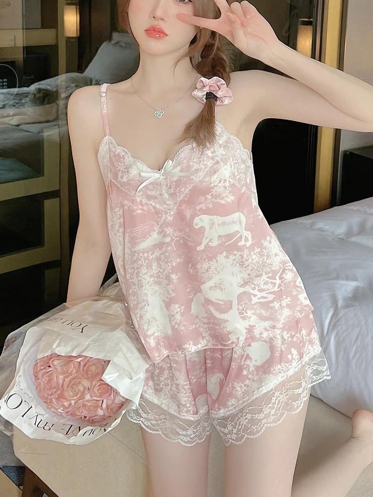 Summer Sexy Ice Silk Pajamas Women Fashion Suspenders Tops Mini Shorts Lace Female Print Casual Two Piece Suit Home Nightwear 2XL рожевий
Summer Sexy Ice Silk Pajamas Women Fashion Suspenders Tops Mini Shorts Lace Female Print Casual Two Piece Suit Home Nightwear 2XL рожевий