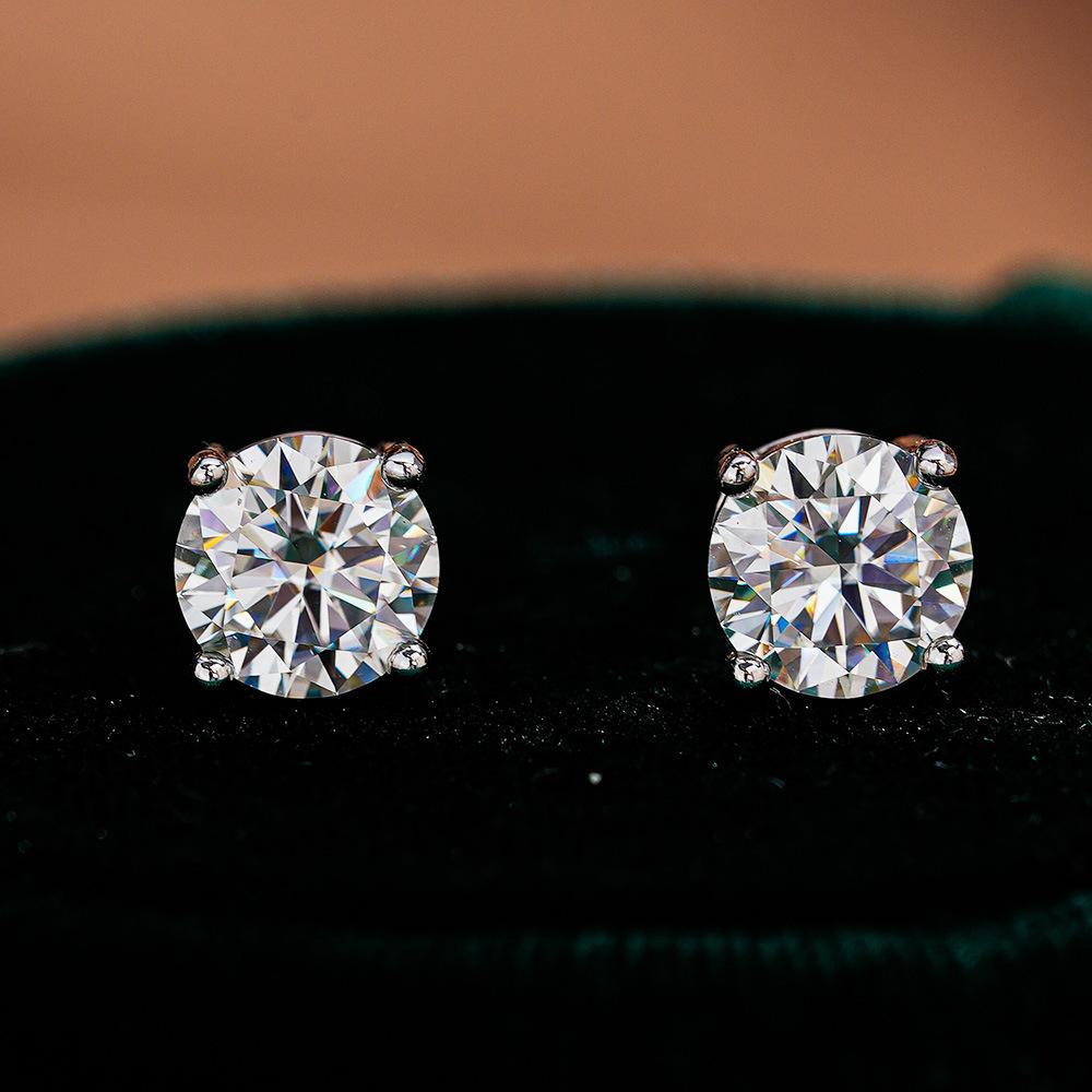 0.5/1/2CT Moissanite Stud Earrings for Women Simple Classical 4-Prong Lab Diamond Ear Stud Wedding Engagement Gift Jewelry 0.5CT
0.5/1/2CT Moissanite Stud Earrings for Women Simple Classical 4-Prong Lab Diamond Ear Stud Wedding Engagement Gift Jewelry 0.5CT