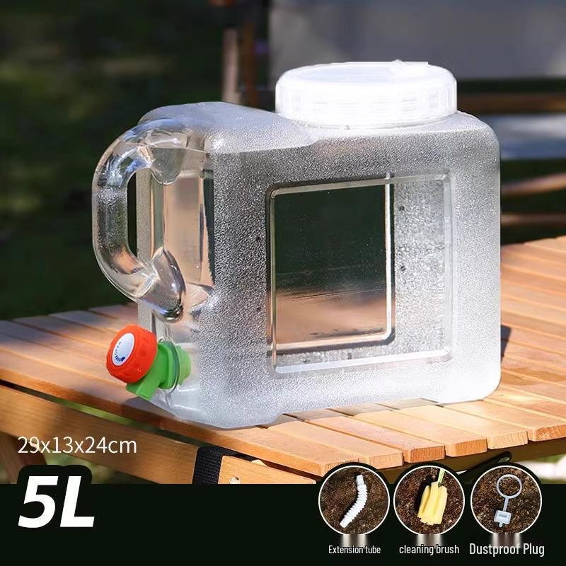 Large Transparent Outdoor Water Storage Tank with Faucet for Car Travel and Self-Driving Tours.
Large Transparent Outdoor Water Storage Tank with Faucet for Car Travel and Self-Driving Tours.