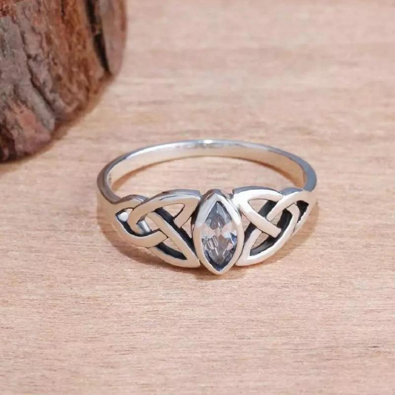Huajie Inlaid White Rhombus Brilliant Zircon Elegant Rings for Women Banquet Old Silver Color Hollow Ring New Trend 10 срібний
Huajie Inlaid White Rhombus Brilliant Zircon Elegant Rings for Women Banquet Old Silver Color Hollow Ring New Trend 10 срібний