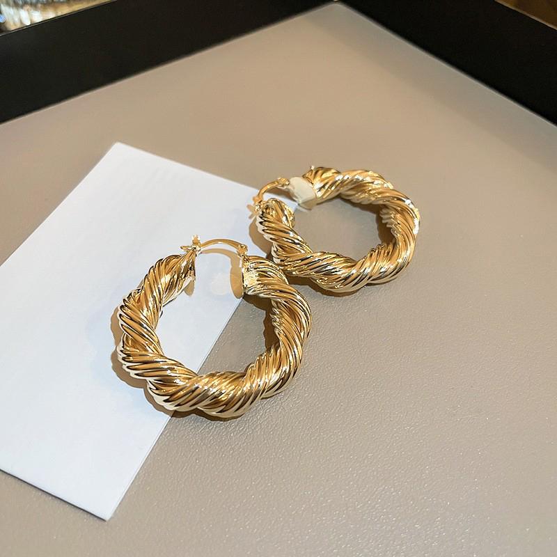 Huitan Gold Color Twist Shaped Hoop Earrings for Women Simple Stylish Girls Ear Loop Earrings Fancy Gift Party Statement Zircon
Huitan Gold Color Twist Shaped Hoop Earrings for Women Simple Stylish Girls Ear Loop Earrings Fancy Gift Party Statement Zircon
