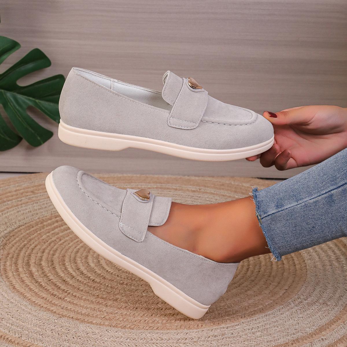 Large size flat-soled single shoes for women, wearing round head low-top shoes suede, one foot lazy shoes 43 світло-сірого кольору
Large size flat-soled single shoes for women, wearing round head low-top shoes suede, one foot lazy shoes 43 світло-сірого кольору