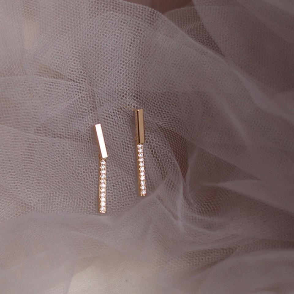 Do office blingbling girl handmade 925 silver needle simple zircon strip stud earrings little woman Silver needle
Do office blingbling girl handmade 925 silver needle simple zircon strip stud earrings little woman Silver needle