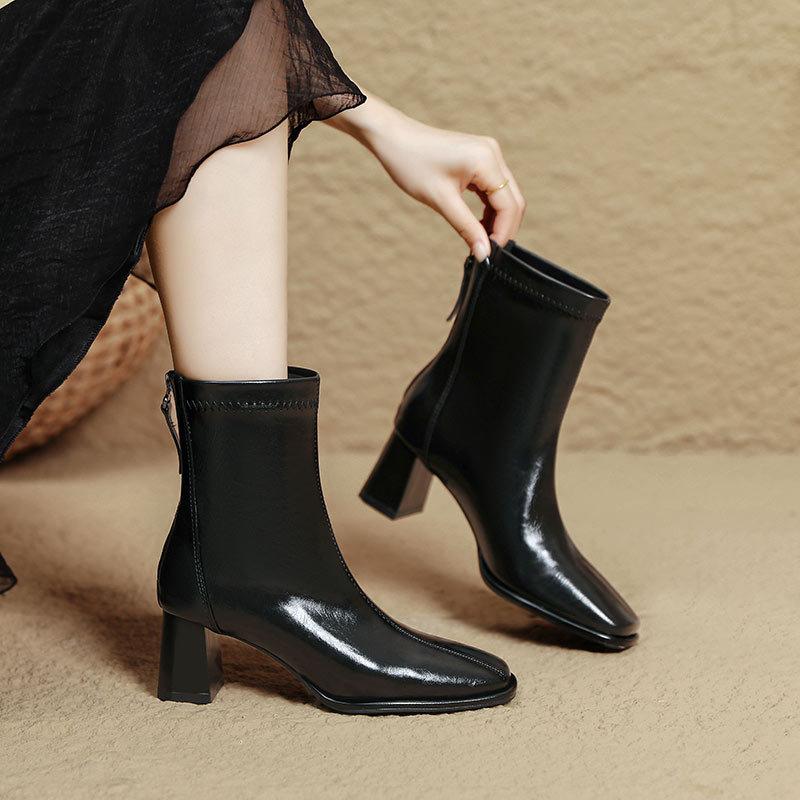 Small white short boots women s single boots autumn and winter new women s thin boots thick heel square head high heel boots 34 чорний
Small white short boots women s single boots autumn and winter new women s thin boots thick heel square head high heel boots 34 чорний