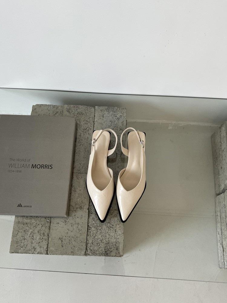 Coarse heel bag head sandals fairy shoes new commuting versatile pointed empty shoes 39
Coarse heel bag head sandals fairy shoes new commuting versatile pointed empty shoes 39