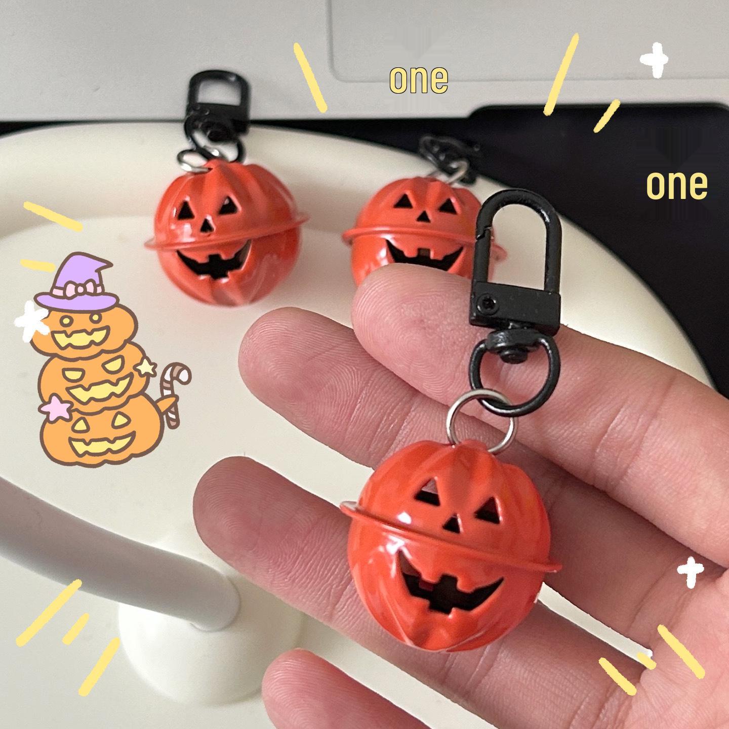 Halloween Mischievous Pumpkin Bell Keychain - Cute Cartoon Pendant Gift for Couples & Besties
Halloween Mischievous Pumpkin Bell Keychain - Cute Cartoon Pendant Gift for Couples & Besties
