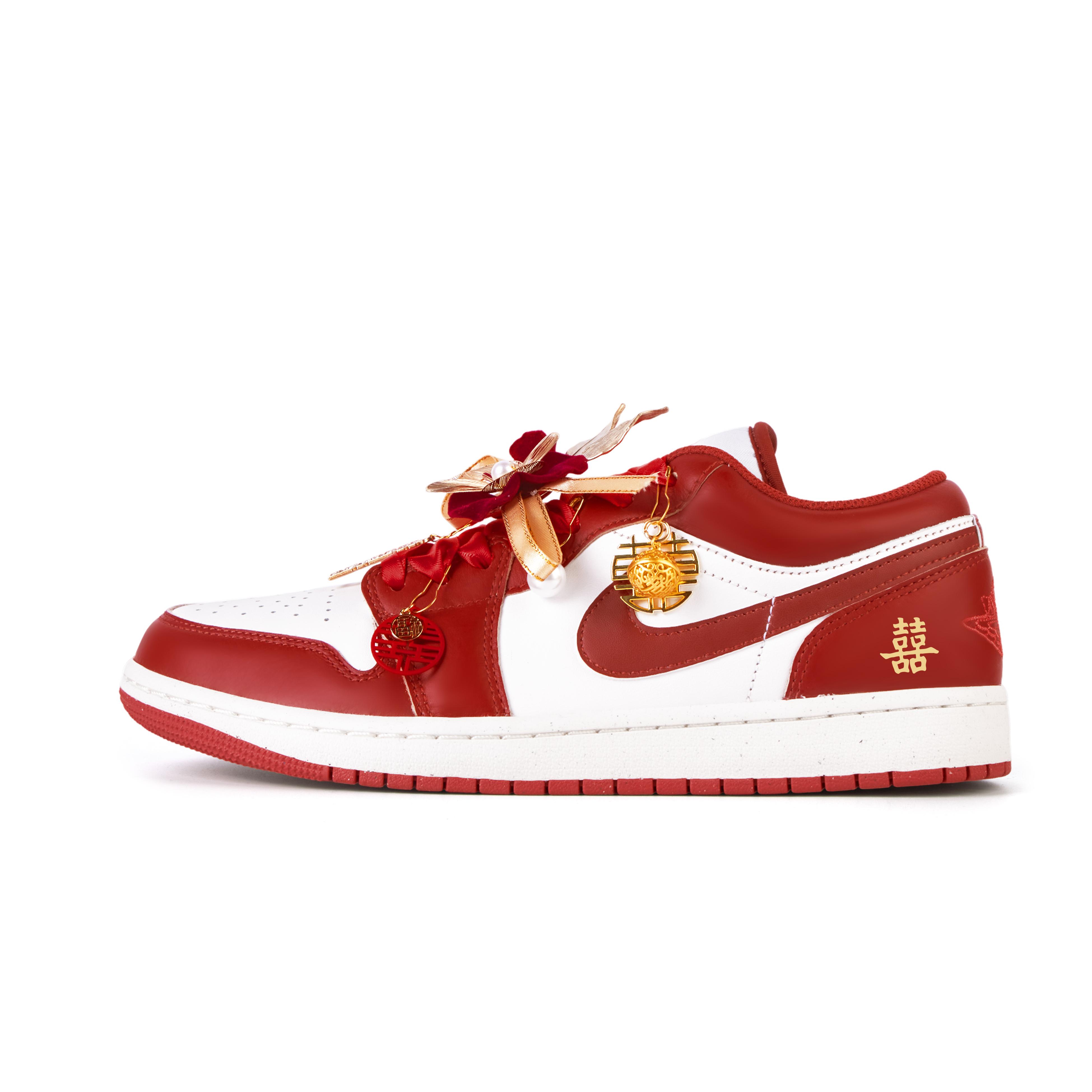 Jordan Air Jordan 1 Love Perfect Match Leather Slip Resistant Abrasion Resistant Low top Vintage Basketball Shoes Men s FJ3459-160(Team354-) 35.5
Jordan Air Jordan 1 Love Perfect Match Leather Slip Resistant Abrasion Resistant Low top Vintage Basketball Shoes Men s FJ3459-160(Team354-) 35.5