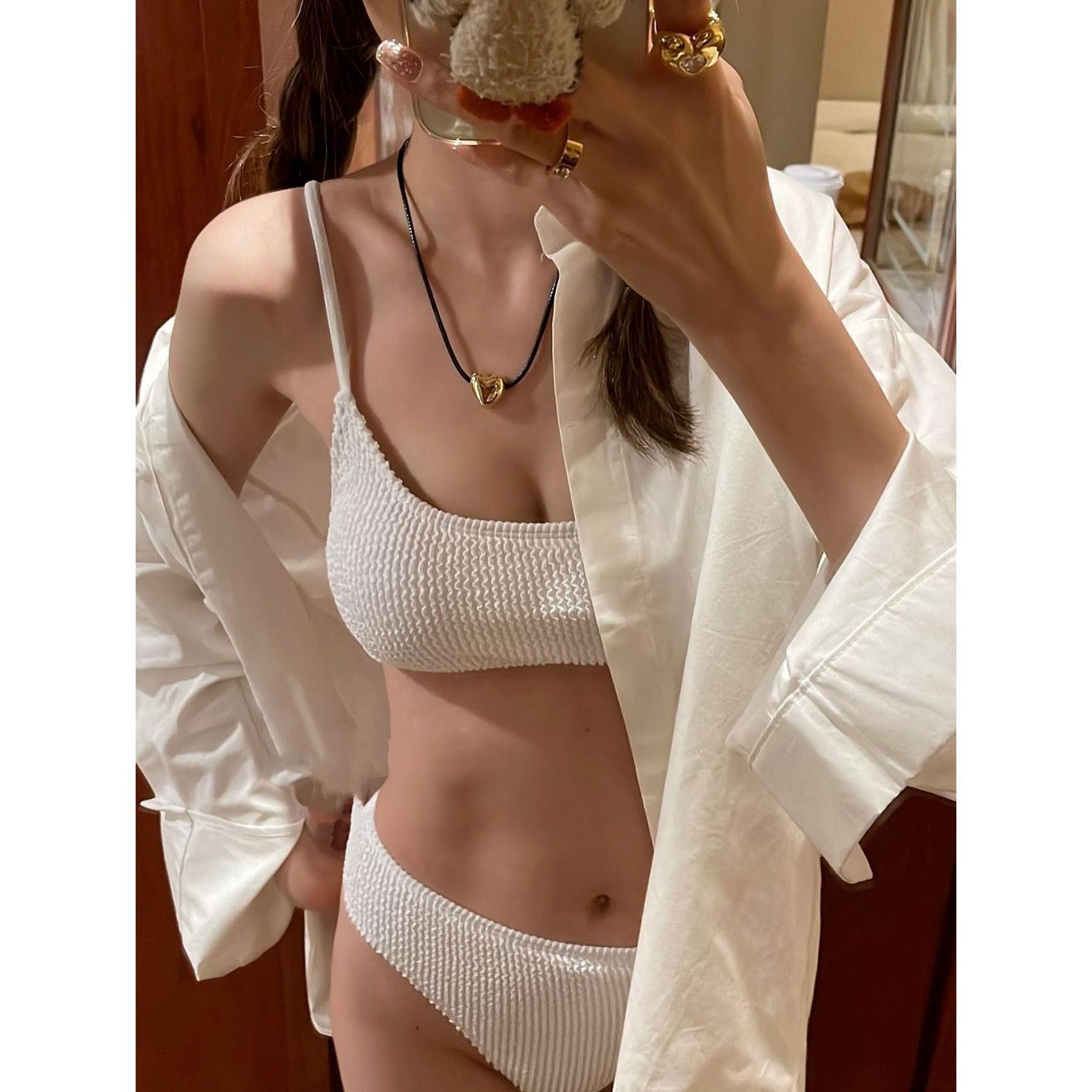 2024 Высококачественный раздельный купальник Япония и Южная Корея: Треугольный слинг-жилет купальник из двух частей для женщин XL белый
2024 Высококачественный раздельный купальник Япония и Южная Корея: Треугольный слинг-жилет купальник из двух частей для женщин XL белый