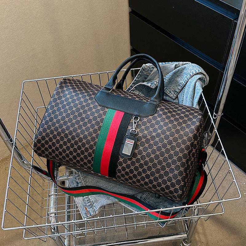 Женская водонепроницаемая дорожная и спортивная сумка большой вместимости 2023 года 48x15x28cm коричневый
Женская водонепроницаемая дорожная и спортивная сумка большой вместимости 2023 года 48x15x28cm коричневый