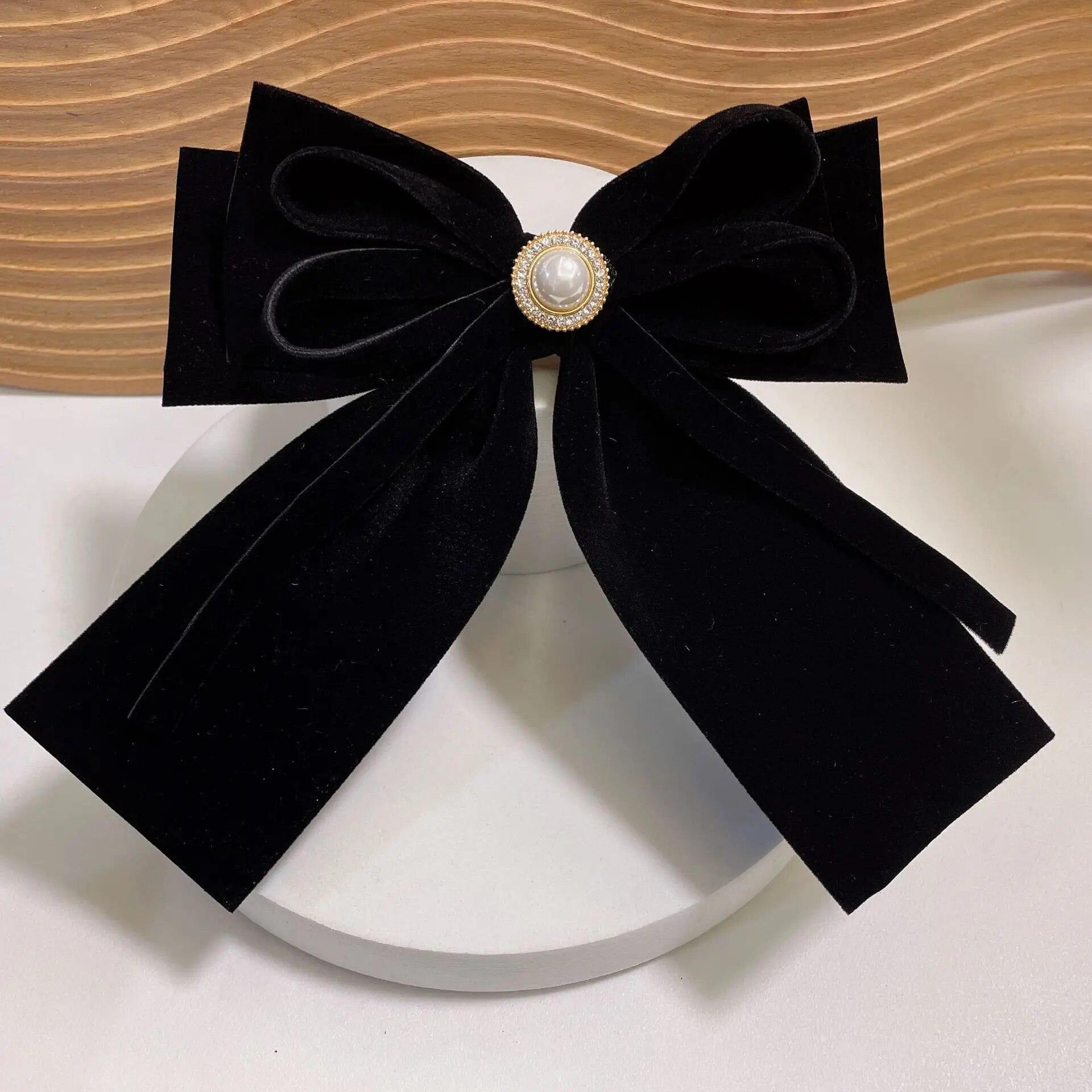Vintage Velvet Bow Pearl Hairpins for Women Elegant Fabric Alloy Hair Clips Girls Ponytail Barrette Heawear Hair Accessories
Vintage Velvet Bow Pearl Hairpins for Women Elegant Fabric Alloy Hair Clips Girls Ponytail Barrette Heawear Hair Accessories