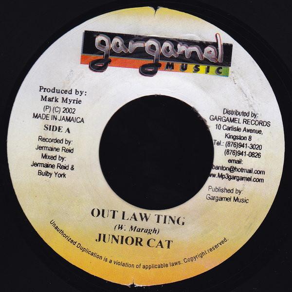7inch Record JUNIOR CAT / DELLY RANKS - Out Law Ting / Flost In Di Street NONE Gargamel Music 2002 Jamaica Reggae, Ska & Dub Used
7inch Record JUNIOR CAT / DELLY RANKS - Out Law Ting / Flost In Di Street NONE Gargamel Music 2002 Jamaica Reggae, Ska & Dub Used