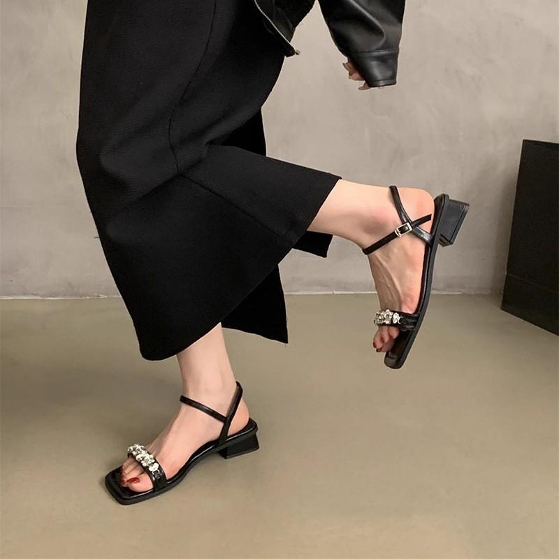 One-word buckle with sandals female new rhinestone temperament fairy with skirt thick heel silver shoes 35
One-word buckle with sandals female new rhinestone temperament fairy with skirt thick heel silver shoes 35