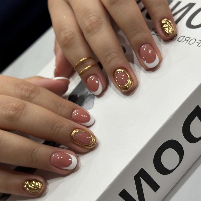 Gold Edge French Manicure Fake Nails - Popular European & American Style Glue Type
Gold Edge French Manicure Fake Nails - Popular European & American Style Glue Type