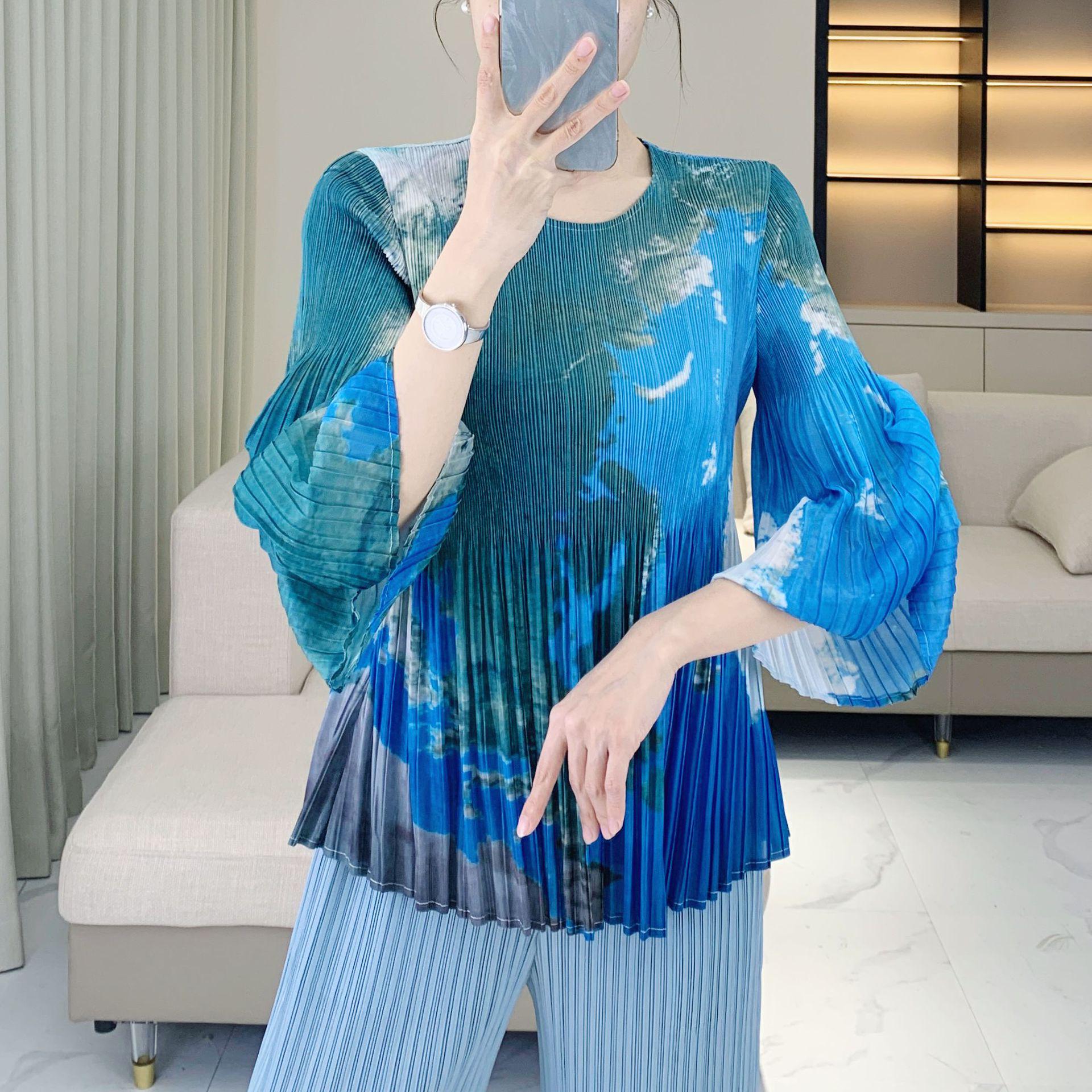 Miyake-Inspired Irregular Print Loose Pleated T-Shirt with Round Neck & Flared Sleeves - Spring 2025 Edition One size (80-150 jin)
Miyake-Inspired Irregular Print Loose Pleated T-Shirt with Round Neck & Flared Sleeves - Spring 2025 Edition One size (80-150 jin)