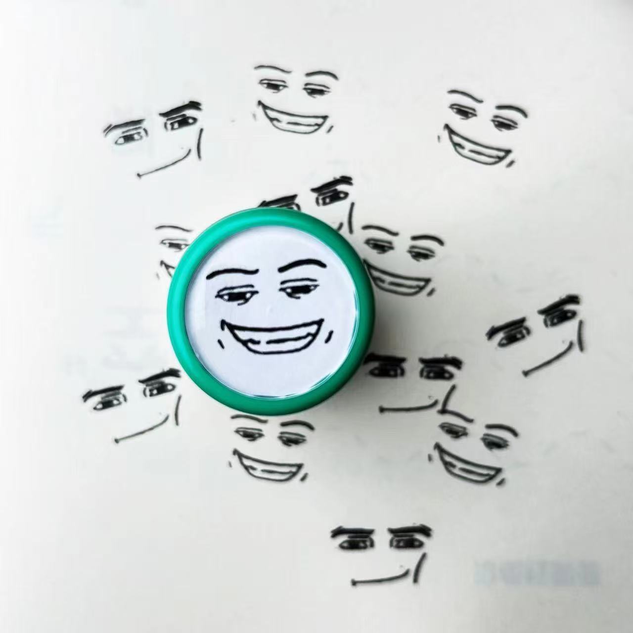 Faucet Inkable Fun Emotion Seal Toy Anime Characters Pressable Novelty Gag Face Seal for Creative Fun Kid s Toy Quick-drying зелёный
Faucet Inkable Fun Emotion Seal Toy Anime Characters Pressable Novelty Gag Face Seal for Creative Fun Kid s Toy Quick-drying зелёный