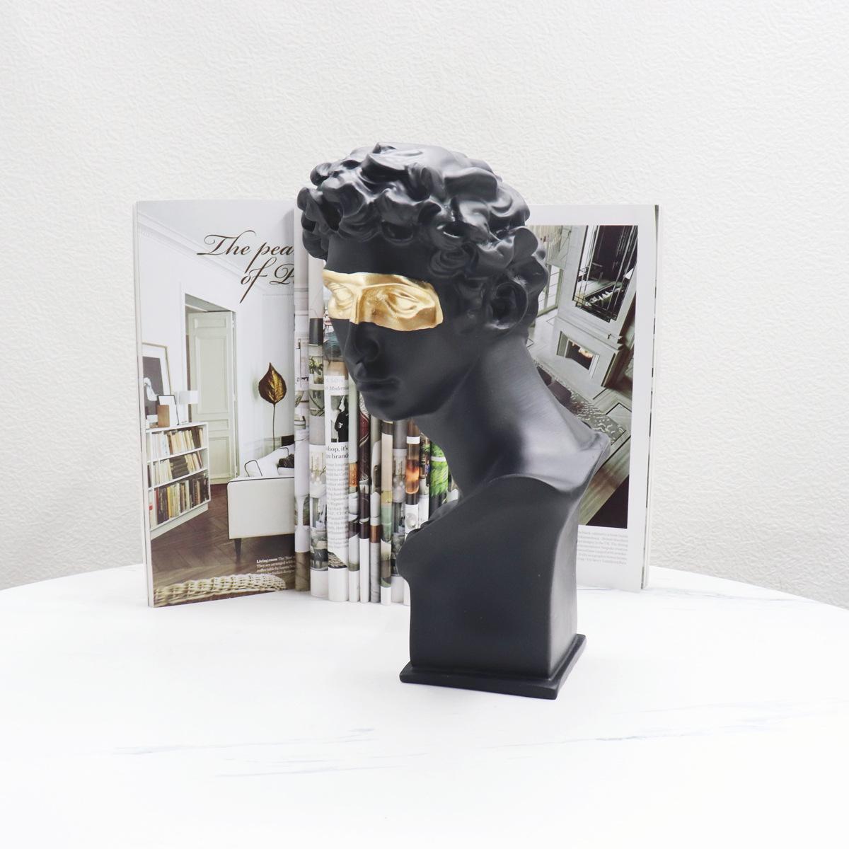 Creative Eye Mask Avatar Gold Foil Resin Sculpture - Black Gold Platinum Desk Ornament
Creative Eye Mask Avatar Gold Foil Resin Sculpture - Black Gold Platinum Desk Ornament
