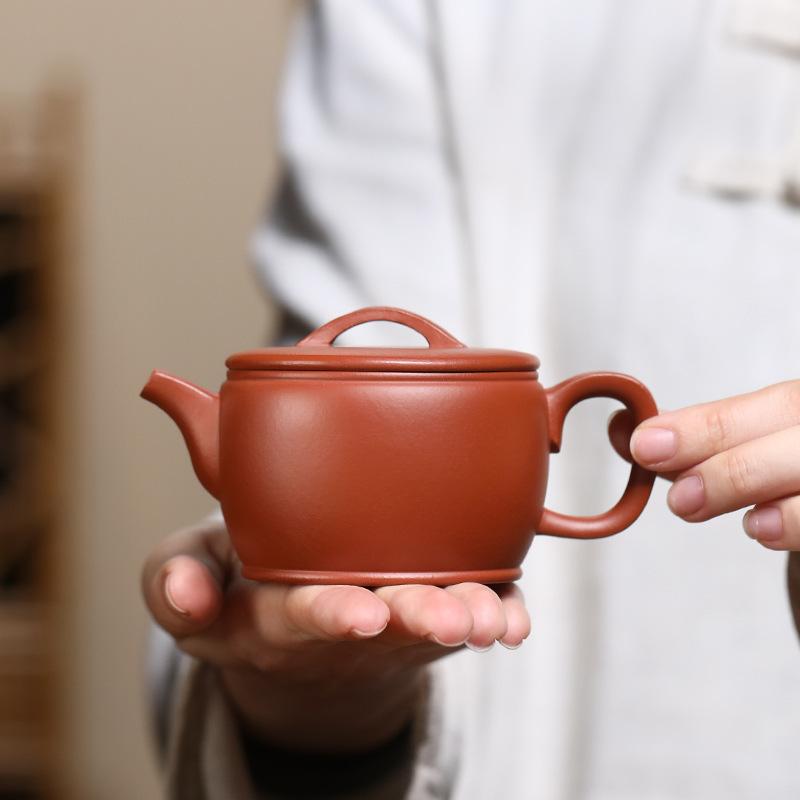 Yixing Purple Clay Teapots Handmade Large Caliber Pot Raw Ore Zhu Mud Kettle With Infuser Zisha Tea Set Teaware Decoration Craft
Yixing Purple Clay Teapots Handmade Large Caliber Pot Raw Ore Zhu Mud Kettle With Infuser Zisha Tea Set Teaware Decoration Craft