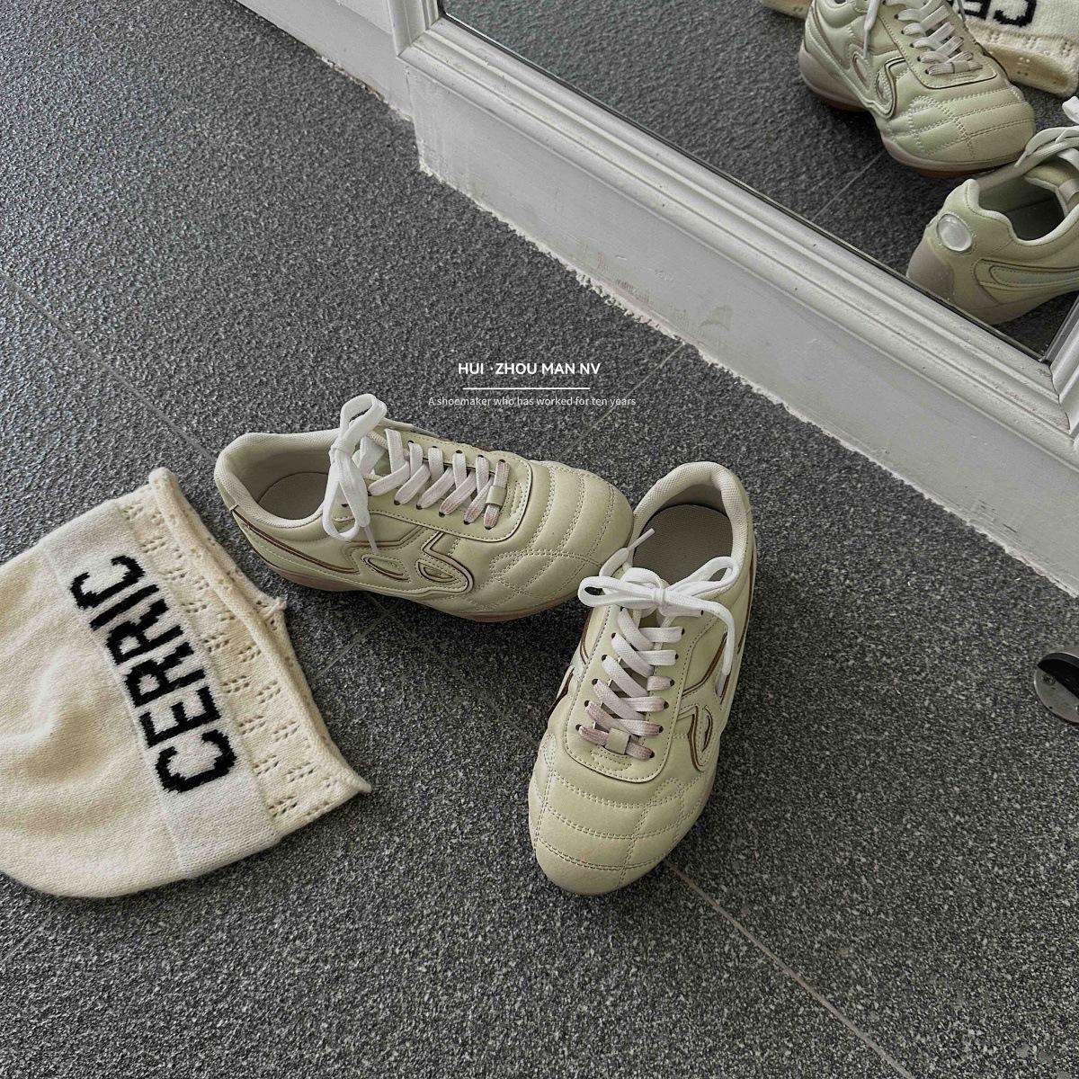 Кожаные немецкие тренировочные туфли женские 2025 новые ретро старые повседневные спортивные уличные туфли на шнуровке для увеличения роста туфли Форреста Гампа кеды 40
Кожаные немецкие тренировочные туфли женские 2025 новые ретро старые повседневные спортивные уличные туфли на шнуровке для увеличения роста туфли Форреста Гампа кеды 40