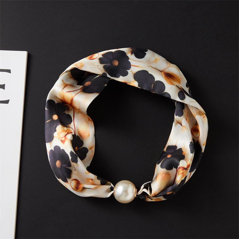 Магнитная застежка Жемчужное ожерелье с шелковым шарфом – Модный, универсальный весенне-летний аксессуар для женщин
Магнитная застежка Жемчужное ожерелье с шелковым шарфом – Модный, универсальный весенне-летний аксессуар для женщин