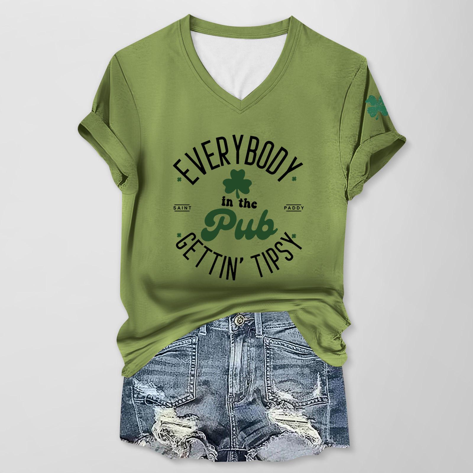 Женская повседневная одежда St. Футболка с короткими рукавами и V-образным вырезом с принтом Патрика XL
Женская повседневная одежда St. Футболка с короткими рукавами и V-образным вырезом с принтом Патрика XL