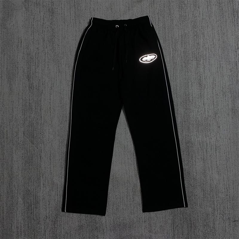 Американська ретро світловідбиваюча куртка Corteiz Alcatraz зі стійкою та блискавкою, повсякденні штани High Street Small
Американська ретро світловідбиваюча куртка Corteiz Alcatraz зі стійкою та блискавкою, повсякденні штани High Street Small