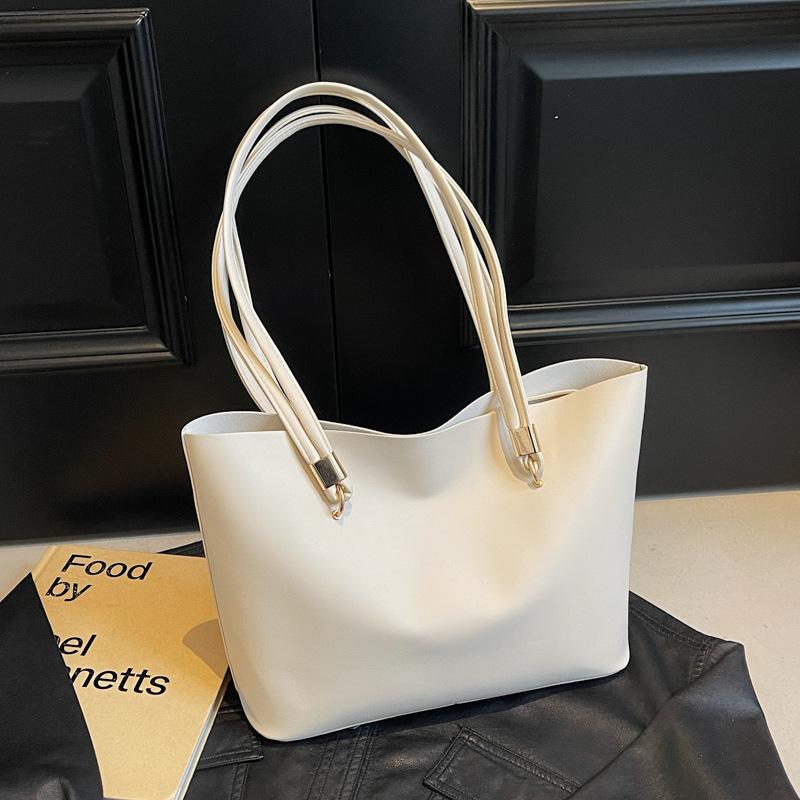 Tote bag women s 2025 new fashion high-end sense large-capacity large bag single shoulder handbag underarm women s bag бежевый
Tote bag women s 2025 new fashion high-end sense large-capacity large bag single shoulder handbag underarm women s bag бежевый