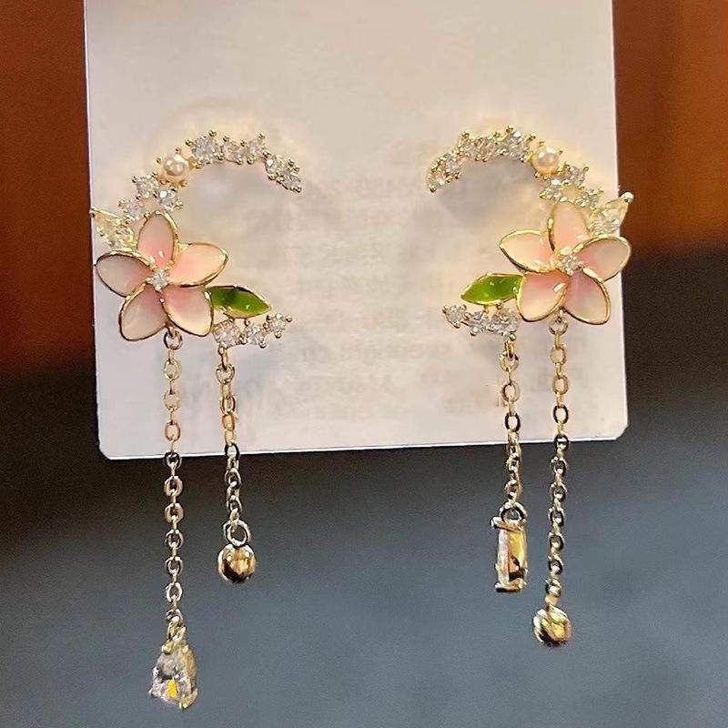 Sweet pearl flower fringed earrings fashion stud earrings girl heart super fairy versatile earrings woman
Sweet pearl flower fringed earrings fashion stud earrings girl heart super fairy versatile earrings woman