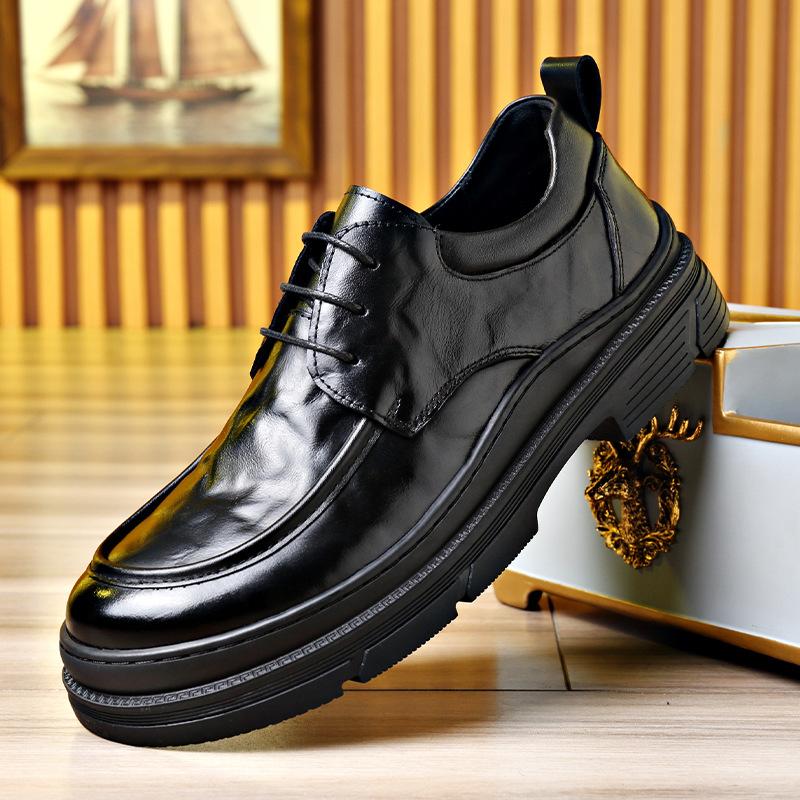 Мужские кожаные туфли из первого слоя коровьей кожи, осенние новые повседневные туфли, нескользящая толстая подошва, черные туфли 2025 38 чёрный
Мужские кожаные туфли из первого слоя коровьей кожи, осенние новые повседневные туфли, нескользящая толстая подошва, черные туфли 2025 38 чёрный