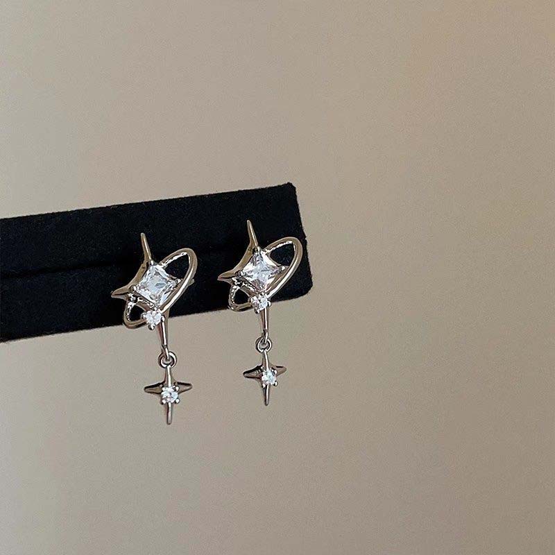 Fashion Star Planet Pendant Earrings for Women Simple Crystal Four Pointed Star Earrings Y2K Wedding Party Jewelry Accessories
Fashion Star Planet Pendant Earrings for Women Simple Crystal Four Pointed Star Earrings Y2K Wedding Party Jewelry Accessories
