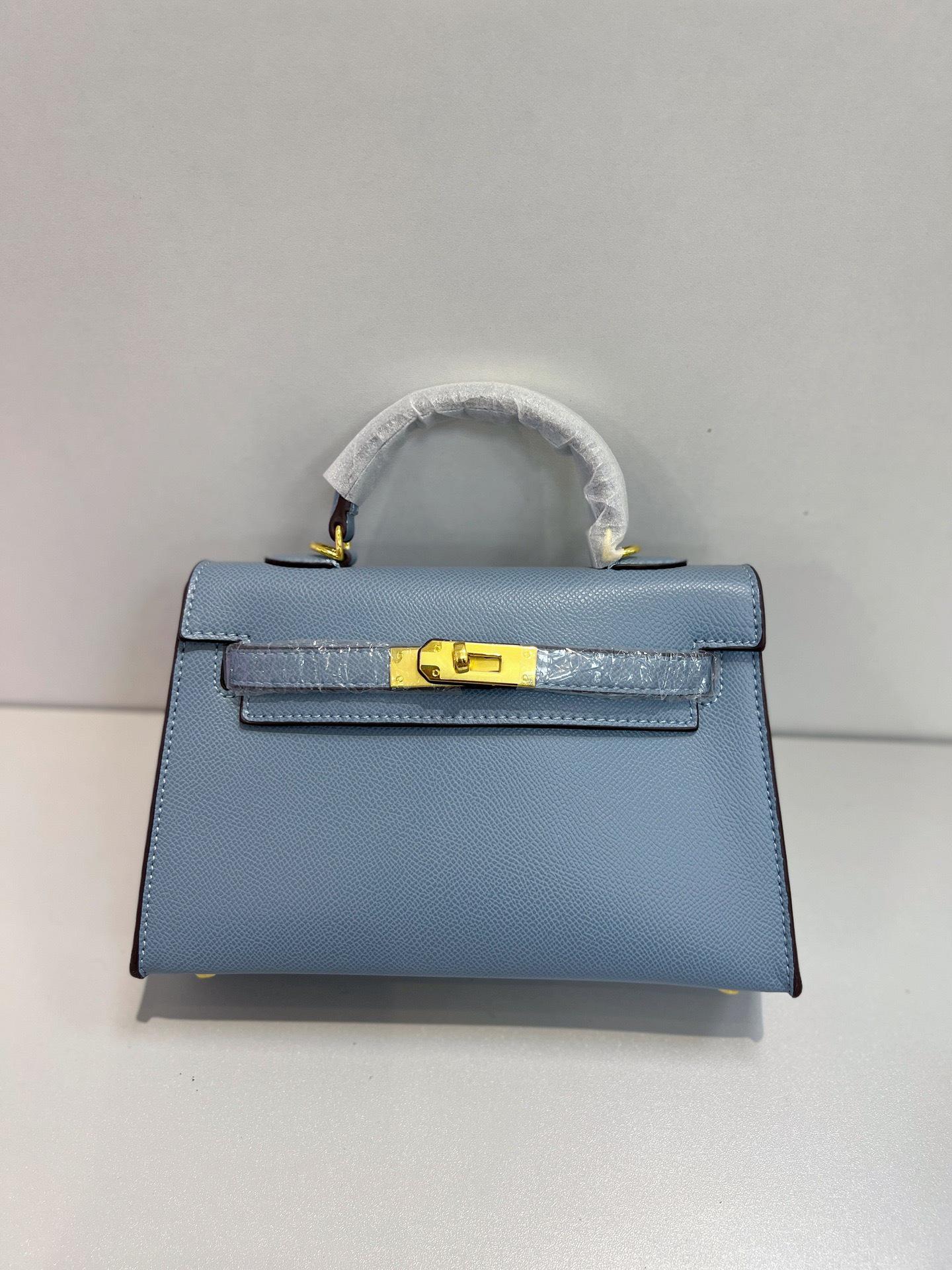 Високоякісна текстурована сумка Kelly другого покоління 2025 року: Велика жіноча сумка через плече 22 cm
Високоякісна текстурована сумка Kelly другого покоління 2025 року: Велика жіноча сумка через плече 22 cm