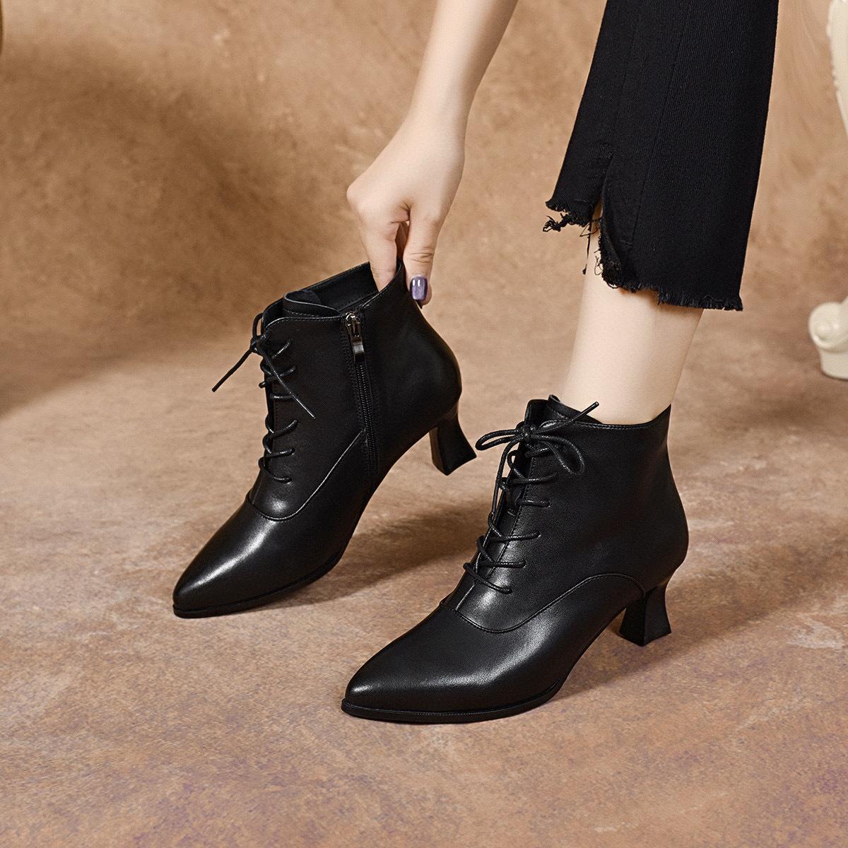 Остроносые короткие ботинки женские 2025 осень и зима британский стиль ремешок шпилька ботильоны черные бархатные модные ботинки кожаные ботинки женские ботинки 34
Остроносые короткие ботинки женские 2025 осень и зима британский стиль ремешок шпилька ботильоны черные бархатные модные ботинки кожаные ботинки женские ботинки 34