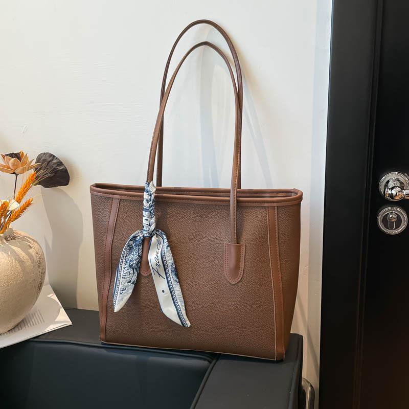 Large capacity textured oblique span bag simple retro versatile tote bag casual fashion women s commuter bag
Large capacity textured oblique span bag simple retro versatile tote bag casual fashion women s commuter bag