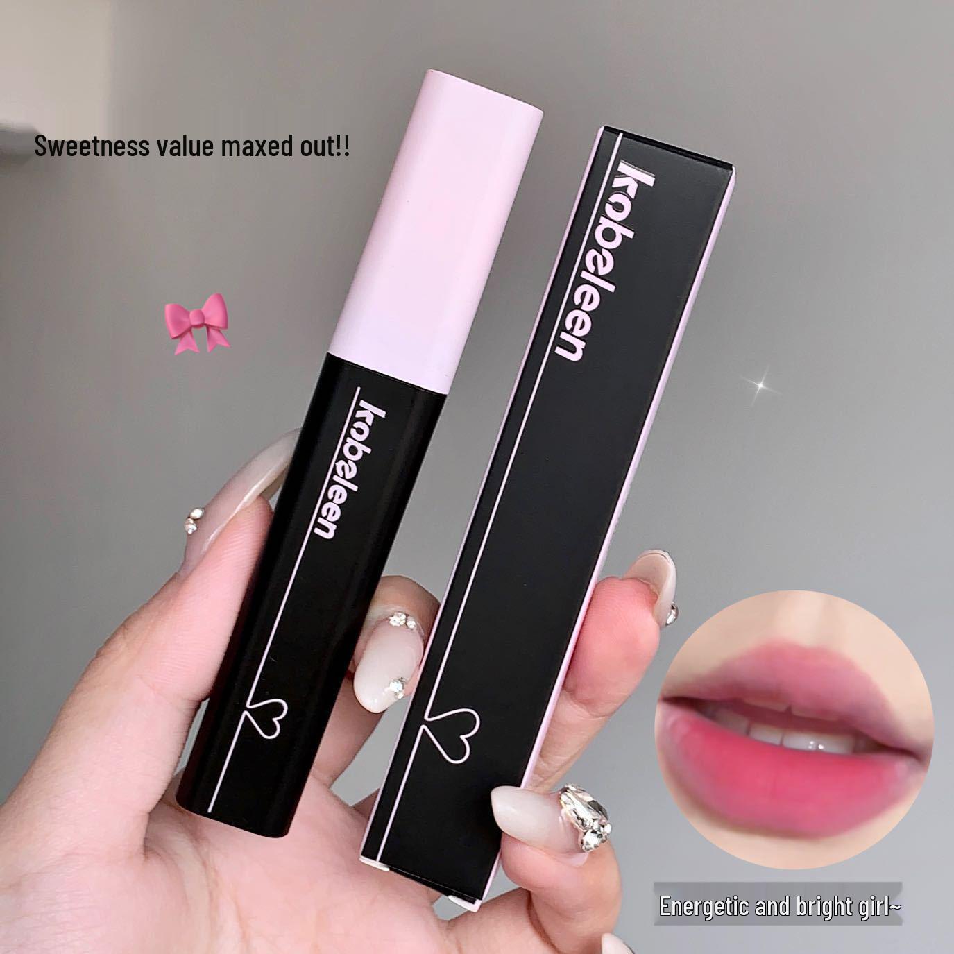 Kobeleen Velvet Mist Lip Mud: Natural Soft Matte, Long-Lasting, Rich Pigment Lip Glaze Lipstick 1.8g
Kobeleen Velvet Mist Lip Mud: Natural Soft Matte, Long-Lasting, Rich Pigment Lip Glaze Lipstick 1.8g
