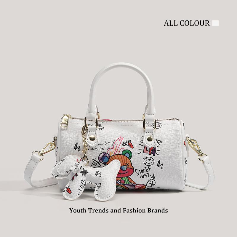 Новая простая кожаная сумка через плечо, белая сумка-подушка из ПУ с принтом, креативная портативная сумка через плечо с цепочкой. слоновая кость
Новая простая кожаная сумка через плечо, белая сумка-подушка из ПУ с принтом, креативная портативная сумка через плечо с цепочкой. слоновая кость