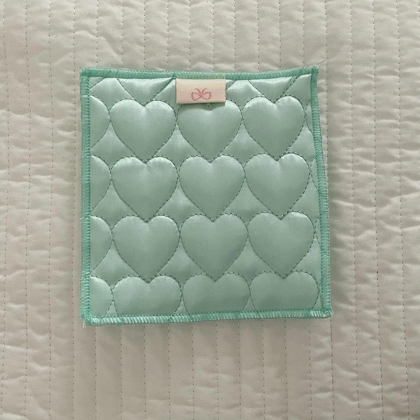 Lovely Korean INS Heart Bubble Quilting Satin Cotton Core Coaster Kawaii Girl Cup Heat Insulation Mat Photo Prop Desk Decoration 12x12 cm ціан
Lovely Korean INS Heart Bubble Quilting Satin Cotton Core Coaster Kawaii Girl Cup Heat Insulation Mat Photo Prop Desk Decoration 12x12 cm ціан