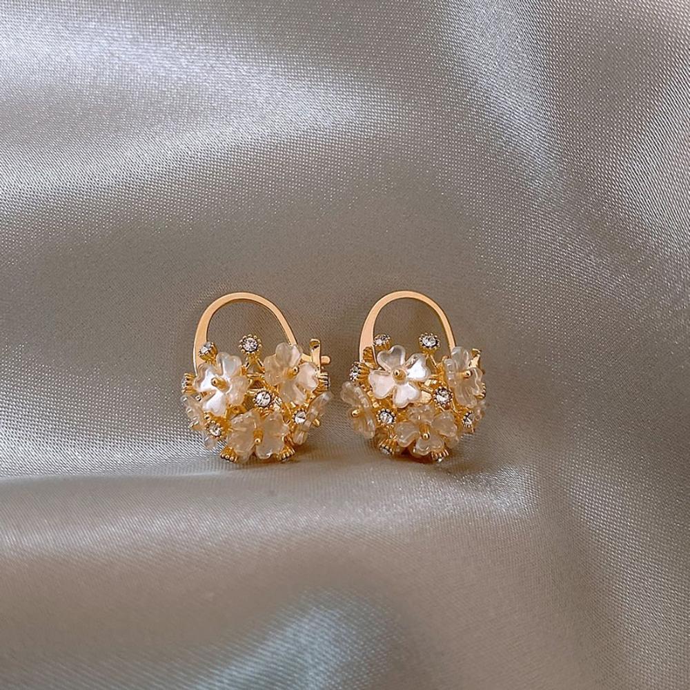 Copper Flower Basket Korean Style Earring Women Earring Dangle Earring Fashion Hoop Earring
Copper Flower Basket Korean Style Earring Women Earring Dangle Earring Fashion Hoop Earring